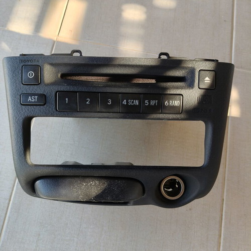 CD player Toyota Yaris 2004 used for spare parts