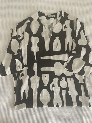 Grand linen dress like new, black and white