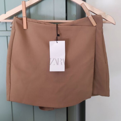 Skort beige Zara new with tags, size XS