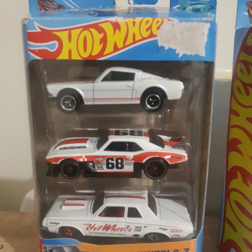 Hot Wheels 3 Muscle Car White Edition new