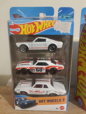 Hot Wheels 3 Muscle Car White Edition new