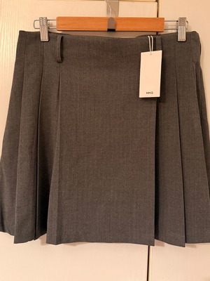 Mango mini skirt with pleats grey office skirt new with tag