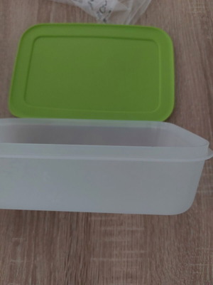 Tupperware container 1L new, food safe plastic