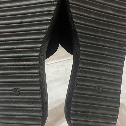 Adam's Shoes women's black sandals size 36 with gold chain and rhinestones, like new