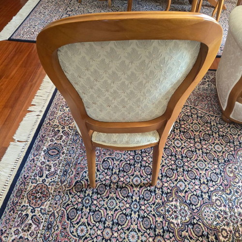 Classic solid walnut dining set like new with 6 chairs