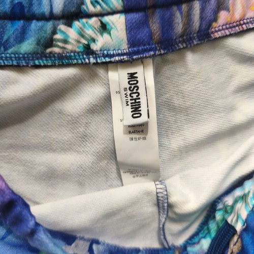 Moschino shorts size L new