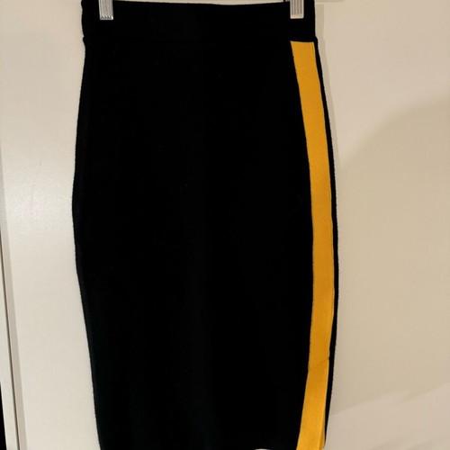 Zini Boutique knitted midi skirt like new, black with yellow stripe