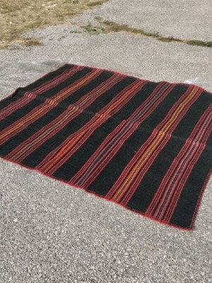 Χειροποίητο μάλλινο υφαντό μεταχειρισμένο βλάχικης προέλευσης με παραδοσιακό μοτίβο