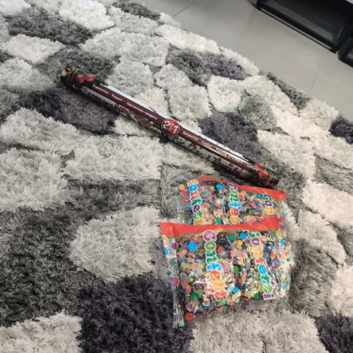 Confetti packs and streamer launcher new