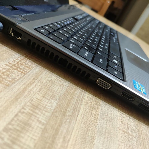 Acer Aspire 5750 laptop i5-2410M 8GB RAM 120GB SSD Windows 10 LTSC IoT