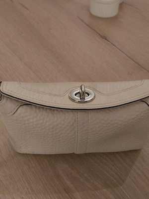 Τσαντάκι δερμάτινο Coach off white σαν καινούργιο
