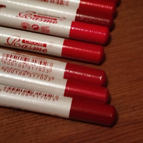 Lip pencils unused, pack of 8