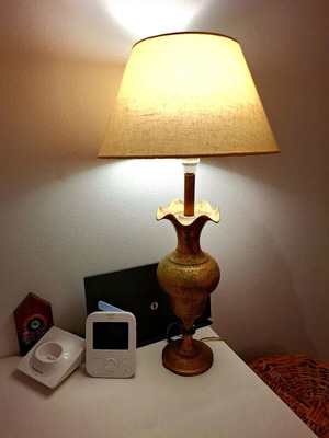 Vintage brass table lamp like new