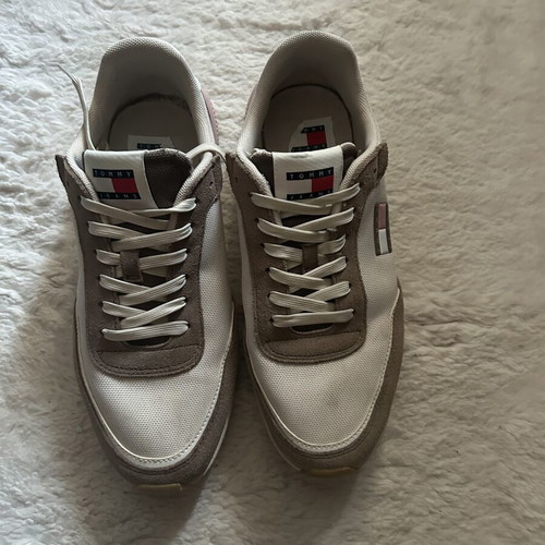 Tommy Jeans sneakers used with small cleanable mark, size 39, beige brown