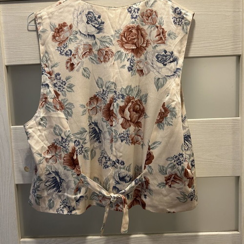 Don Donna women's floral vest and skirt set