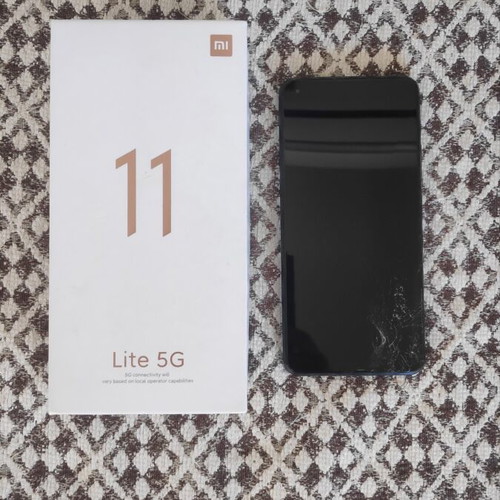 Xiaomi Mi 11 Lite 5G 128GB used for parts or repair