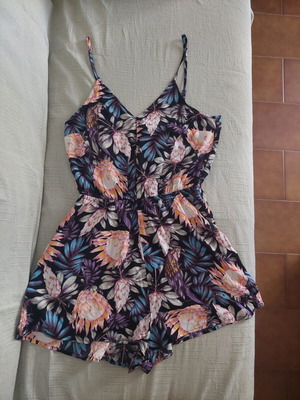 Φόρμα shorts ολόσωμη H&M σαν καινούργιο, tropical print, μέγεθος S