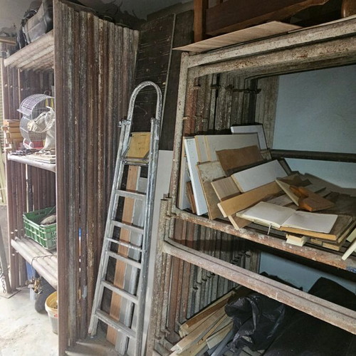 Construction towers used with braces and screws in various heights
