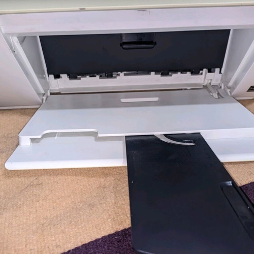 HP Deskjet 1510 all-in-one like new, printer and scanner