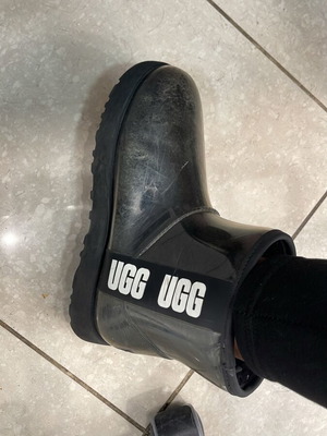 Ugg μπότες μεταχειρισμένες με γούνα αδιάβροχες μέγεθος 38 μαύρες