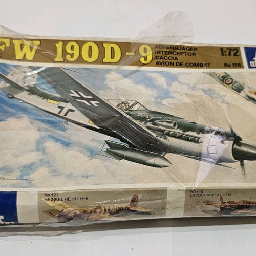 Focke-Wulf FW190 D-9 Italeri model kit 1/72 like new