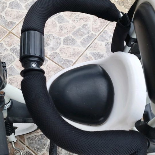 Children's tricycle bike used in good condition