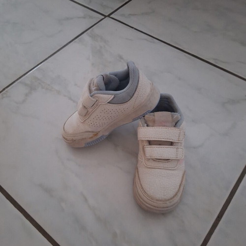Adidas kids white sneakers like new, size 22, velcro