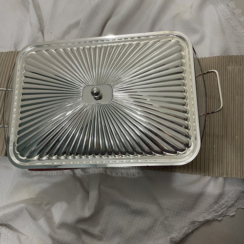 Pyrex oven dish with silver base and lid The Windsor Range Mayfair Collection