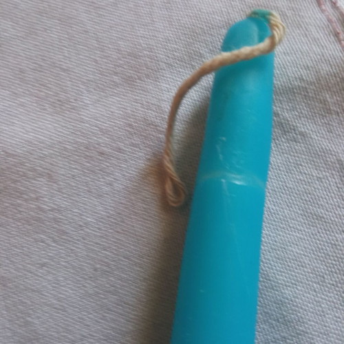 Candle from To Hamogelo Tou Paidiou new with small mark