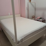 Bed with canopy like new, includes curtains