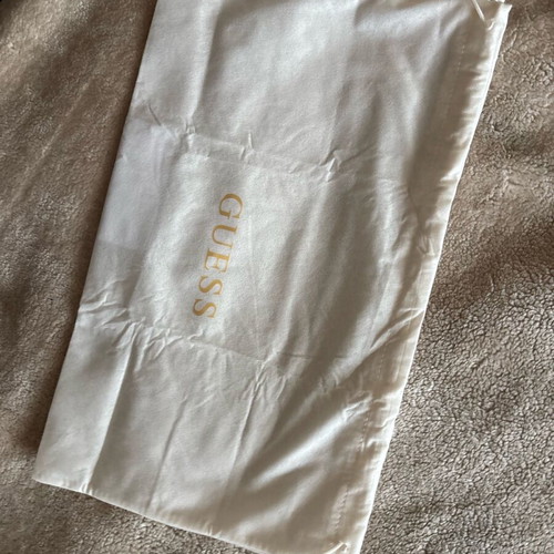 Guess dust bag new, white and beige
