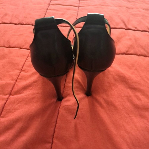 Bozikis black sandals size 39 like new