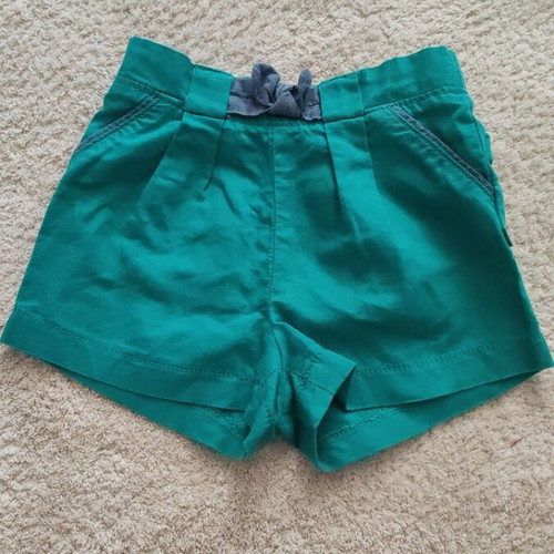 Adjustable girl's shorts 18 months like new