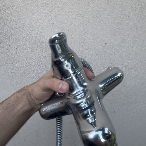 Bathtub faucet used in very good condition