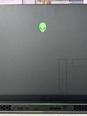 Alienware M17 R3 17.3" i7 10750H 16GB DDR4 1TB NVMe RTX2070 μεταχειρισμένο, μετρια μπαταρία