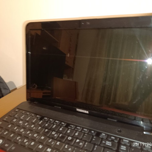 Toshiba Satellite C855-19Z laptop like new with bag, Intel Core i5, 8GB RAM, 480GB SSD