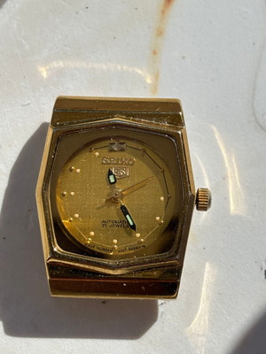 Seiko quartz gold plated 4207 21 jewel watch like new