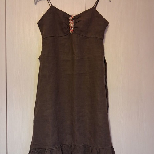Linen dress new, brown with decorative beads and ruffle hem