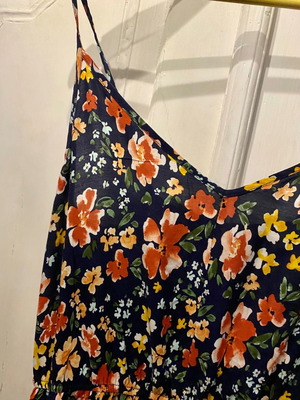 Floral dress used, size large, adjustable straps