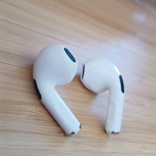 Wireless Bluetooth earbuds buds pods new