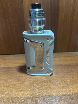 Geek Vape Aegis Legend 2 L200 Box Mod Kit 6ml Volcanic Grey σαν καινούργιο με ατμοποιητή Zeus χωρίς μπαταρίες