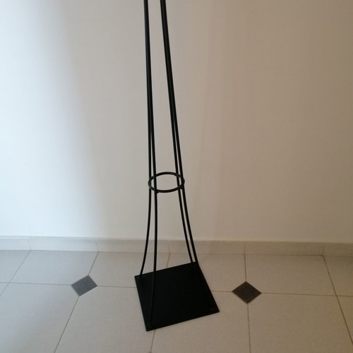 Metal coat rack black, like new, minimalist design