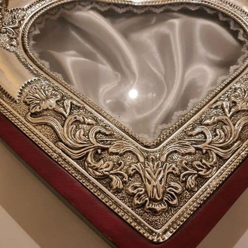 Silver-plated wedding crown box new, heart shape with fabric