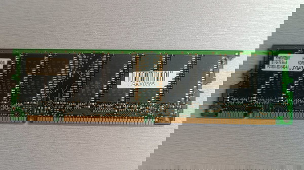 RAM HYUNDAI HYM7V63801 64 MB