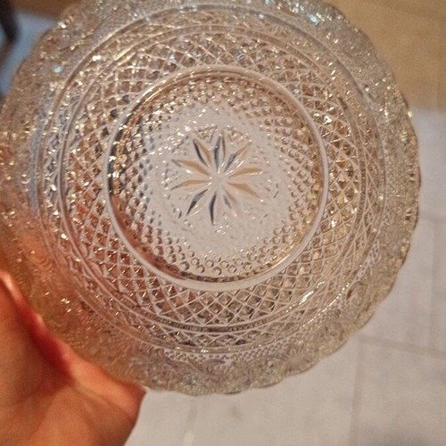 Glass bowl like new with embossed design for living room or kitchen