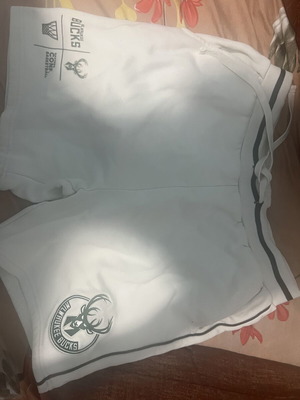 NBA Milwaukee Bucks Bermuda Shorts new, white, size XL