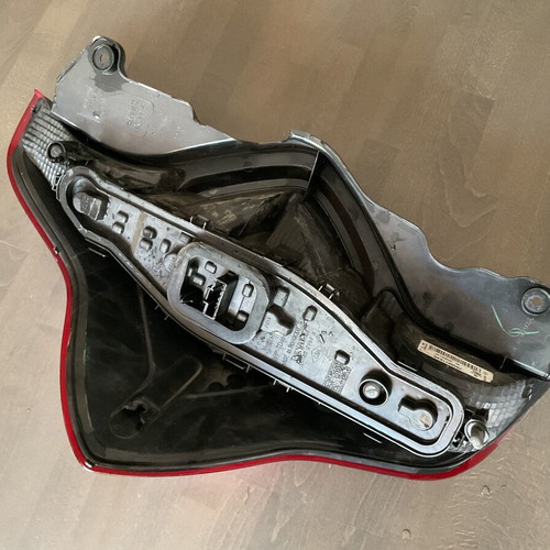 Dacia Lodgy 2012+ rear right tail light used with slight crack