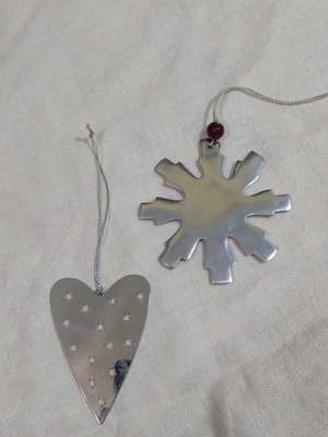 Metal decorations like new, pack of 2, handmade vintage