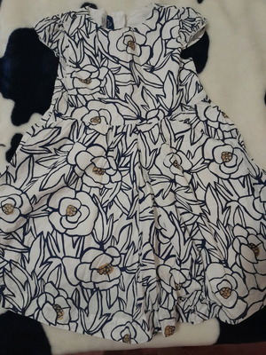 Chicco dress like new for 4-year-old girls, white and beige
