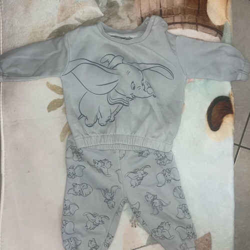 Disney baby outfits like new, pack of 2, 6-9 months